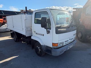 Ανατροπή Nissan 2001 CABSTAR