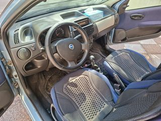 Fiat Punto 2004 1.2 8V SPORTING-thumb-11