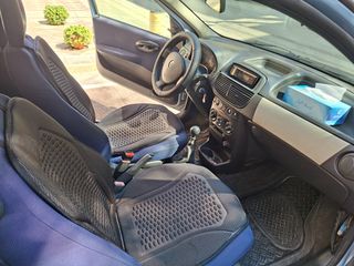 Fiat Punto 2004 1.2 8V SPORTING-thumb-12