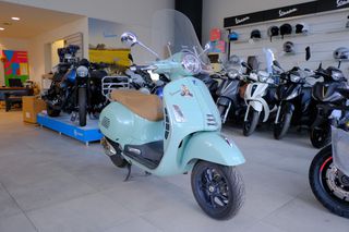Vespa GTS 300 2020 VESPA GTS 300-thumb-2