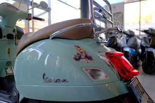 Vespa GTS 300 2020 VESPA GTS 300-thumb-15