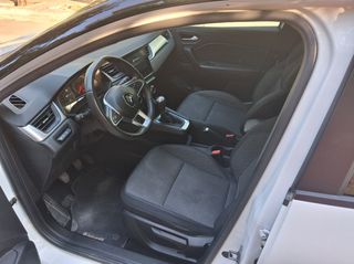 Renault Captur 2023-thumb-4