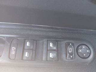 Peugeot 3008 2010 1.6 DIESEL-thumb-7