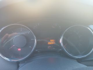 Peugeot 3008 2010 1.6 DIESEL-thumb-9