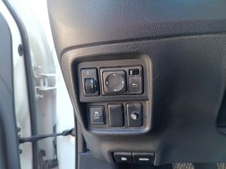 Nissan Juke 2011-thumb-7