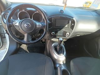 Nissan Juke 2011-thumb-12