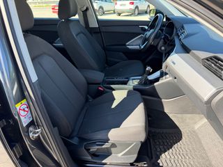 Audi Q3 2020 S LINE 35TFSI  HYBRID STRONIC 150PS-thumb-5