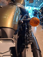 Harley Davidson XL 883 N Sportster IRON 2017-thumb-18