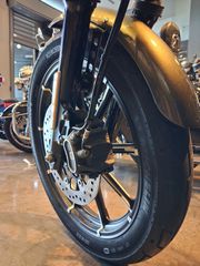 Harley Davidson XL 883 N Sportster IRON 2017-thumb-25