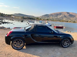 Toyota MR 2 2001 VVTI