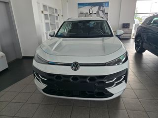 Volkswagen T-Roc 2026-thumb-1