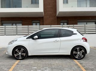 Peugeot 208 2012 GT LINE