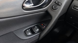 Nissan Qashqai 2018 DIG-T Unique Edition EURO 6 116HP-thumb-20