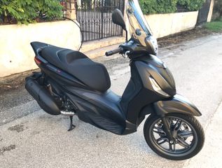 Piaggio Beverly 300 2022 300hpe-thumb-1