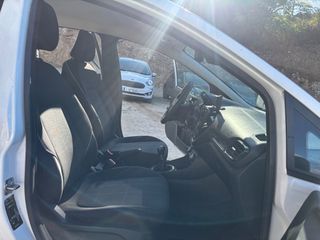 Ford Fiesta 2017 BENZINH-thumb-8