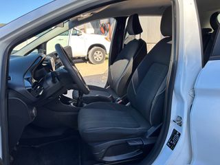 Ford Fiesta 2017 BENZINH-thumb-9
