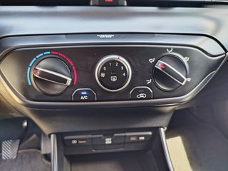 Hyundai i 20 2023 1.2 84 HP Exclusive-thumb-17