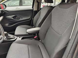 Toyota Yaris 2022 1.5 HDF bUSINESS-thumb-17