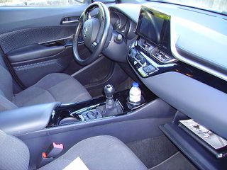 Toyota C-HR 2019-thumb-6