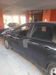 Ford Focus 2010-thumb-6