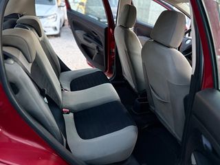 Fiat Punto 2006-thumb-12