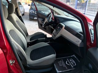 Fiat Punto 2006-thumb-13