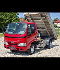 Ανατροπή Toyota 2011 DYNA-thumb-1