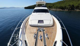 Ferretti 2007 830-thumb-1
