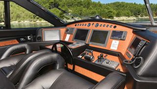 Ferretti 2007 830-thumb-3