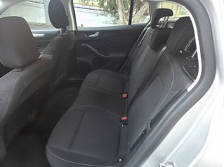 Ford Focus 2019-thumb-10