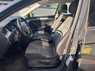 Volkswagen Passat 2018 1.6 DIESEL TRENDLINE-thumb-7