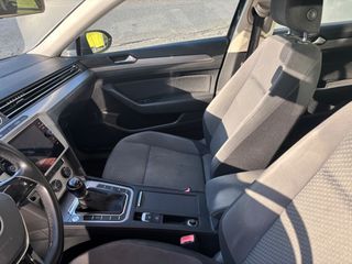 Volkswagen Passat 2018 1.6 DIESEL TRENDLINE-thumb-8