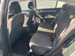 Volkswagen Passat 2018 1.6 DIESEL TRENDLINE-thumb-12
