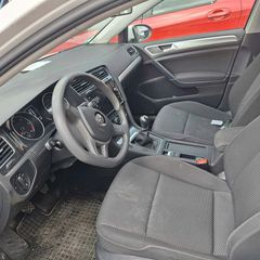 Volkswagen Golf 2019-thumb-5