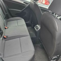 Volkswagen Golf 2019-thumb-8