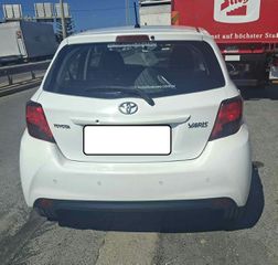 Toyota Yaris 2015-thumb-3
