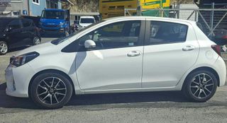 Toyota Yaris 2015-thumb-1