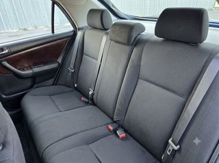 Toyota Corolla 2005-thumb-13