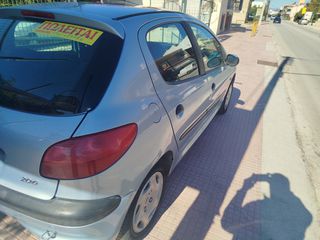 Peugeot 206 2002-thumb-14