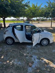 Lancia Ypsilon 2015 Δεσμεύτηκε-thumb-11