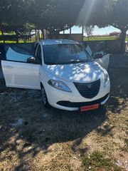 Lancia Ypsilon 2015 Δεσμεύτηκε-thumb-12