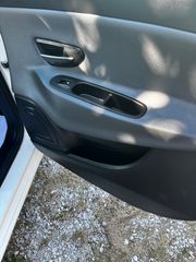 Lancia Ypsilon 2015 Δεσμεύτηκε-thumb-28