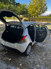 Lancia Ypsilon 2015 Δεσμεύτηκε-thumb-32