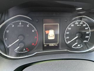 Toyota Yaris 2018-thumb-8