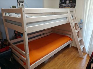 FLEXA Classic κουκέτα, με κεκλιμένη σκάλα – Άριστη κατάσταση (δώρο σπηλιά)