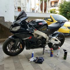 Aprilia RSV4 2010 RSV4R