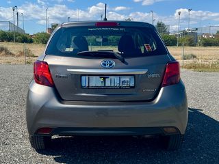 Toyota Yaris 2016 1.5 HYBRID DYNAMIC-thumb-6