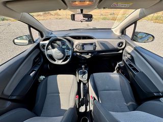 Toyota Yaris 2016 1.5 HYBRID DYNAMIC-thumb-8
