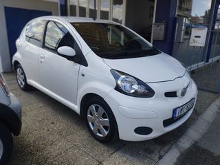 Toyota Aygo 2011-thumb-1