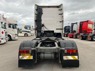 Volvo 2000 FH12-460-thumb-13
